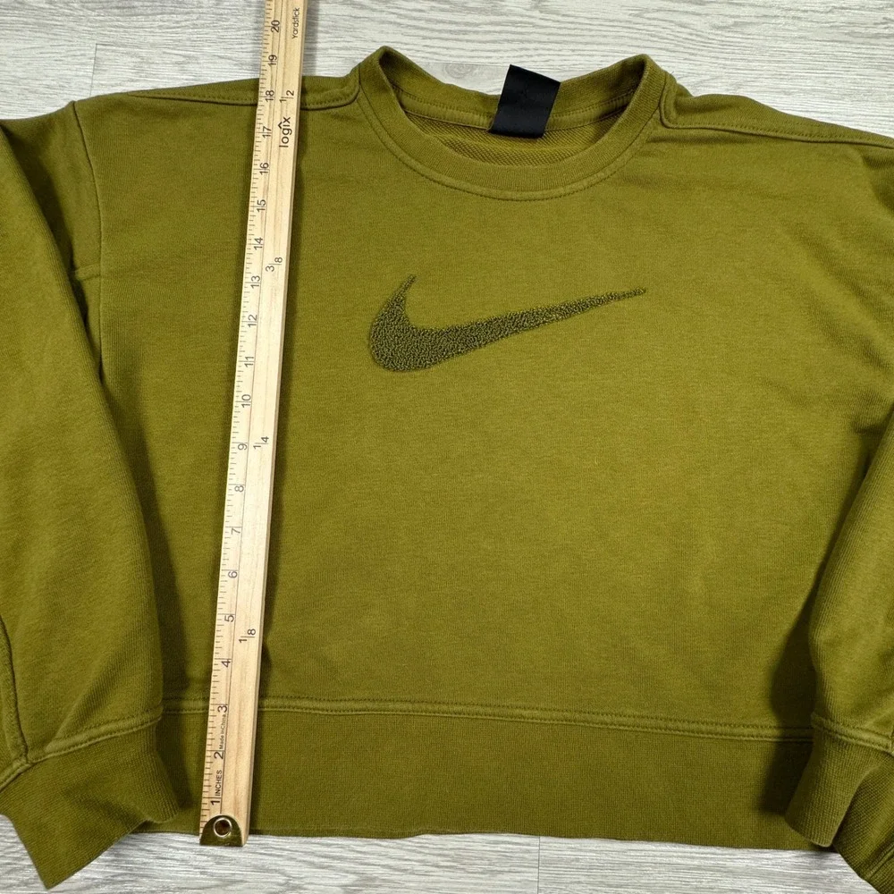 Nike Women's Sweatshirt Cropped Boucle Swoosh Olive Green XS Fleece Pullover